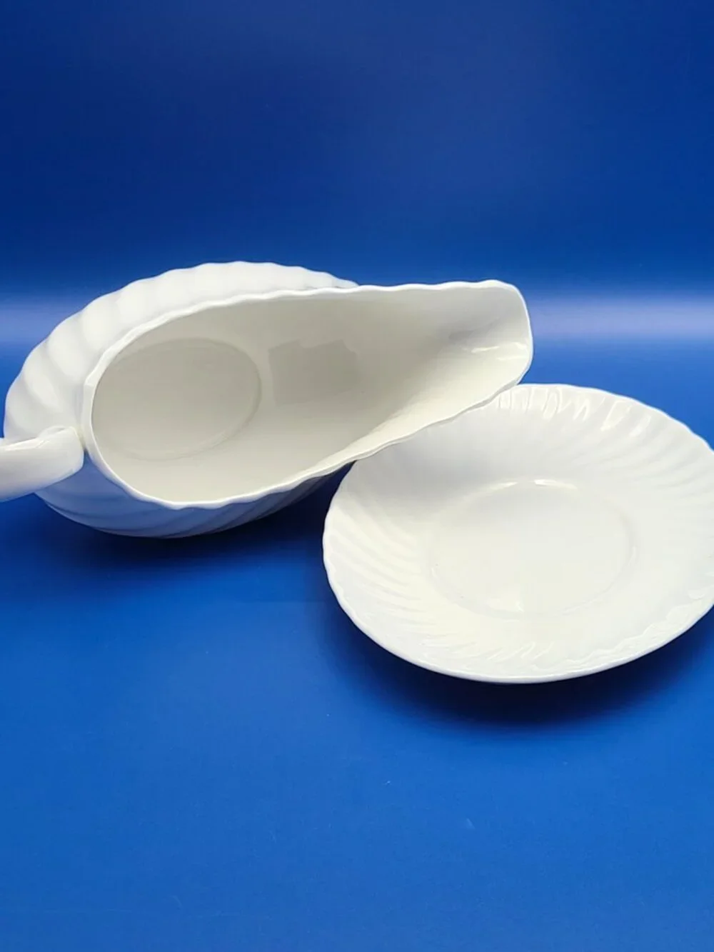 Royal Doulton Vintage Gravy Boat with Underplate Cascade H5073 White